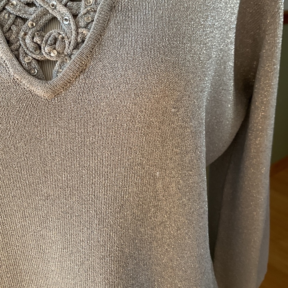 Joseph A. Silver metallic stretch 3/4 sleeve top Large - Picture 3 of 8